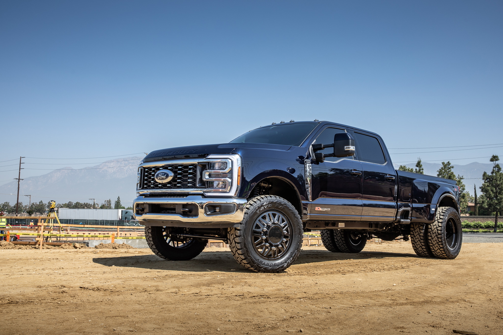 ICON 2023 Ford F-250/F-350 Super Duty 4WD, 2.5-3" Lift, Stage 2 Coilover Conversion System w/ Radius Arms