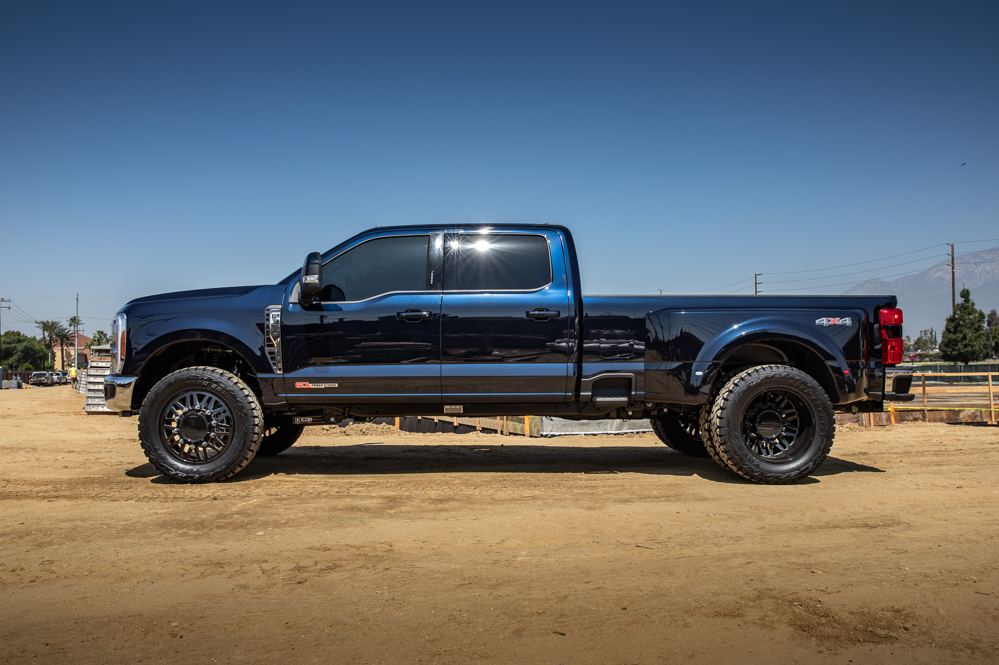 ICON 2023-2024 Ford F-250/F-350 Super Duty 4WD, 2.5-3" Lift, Stage 4 Coilover Conversion System with Radius Arms