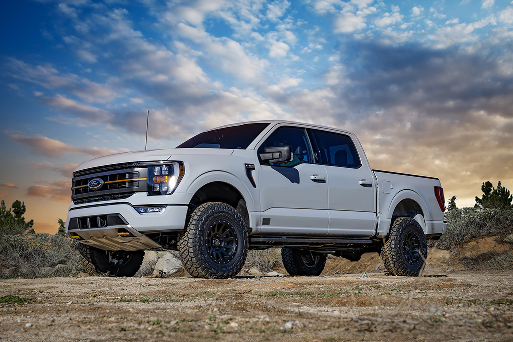 ICON 2021-2023 Ford F-150 Tremor, 2.5-3" Lift, Stage 2 Suspension System, Billet UCA w/ Leaf Packs